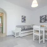 Apartment Birikos & *