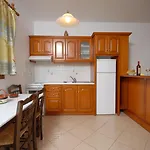 Apartment Birikos & *