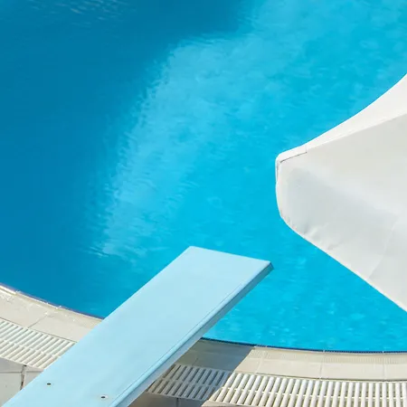 Lägenhet Birikos & *